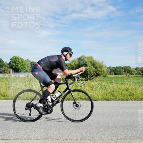 31.08.2025 - Elbe Triathlon Hamburg Michael Burmester http://msf.ph/oto/8691065 31.08.2025 09:53:11 Radfahren 405, 453, 457, 503, 540, 704 meine-sportfotos.de