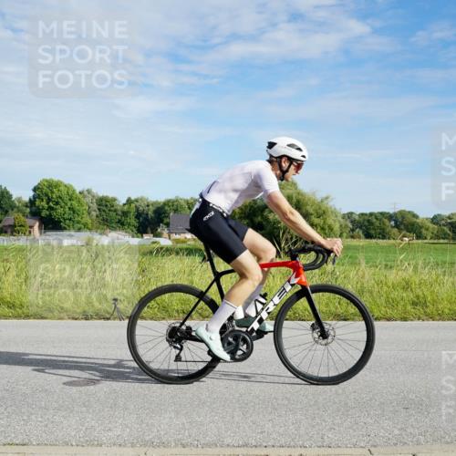 31.08.2025 - Elbe Triathlon Hamburg Michael Burmester http://msf.ph/oto/8691066 31.08.2025 09:53:12 Radfahren 405, 453, 457, 503, 540, 704 meine-sportfotos.de