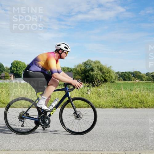 31.08.2025 - Elbe Triathlon Hamburg Michael Burmester http://msf.ph/oto/8691069 31.08.2025 09:53:14 Radfahren 304, 405, 453, 457, 472, 503 meine-sportfotos.de
