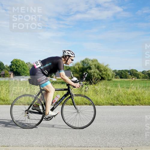 31.08.2025 - Elbe Triathlon Hamburg Michael Burmester http://msf.ph/oto/8691071 31.08.2025 09:53:19 Radfahren 304, 405, 472, 593, 659, 900 meine-sportfotos.de