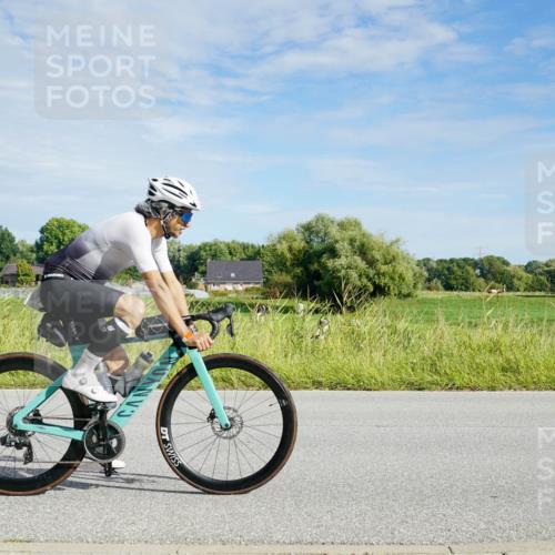 31.08.2025 - Elbe Triathlon Hamburg Michael Burmester http://msf.ph/oto/8691077 31.08.2025 09:53:25 Radfahren 593, 659, 900, 925 meine-sportfotos.de