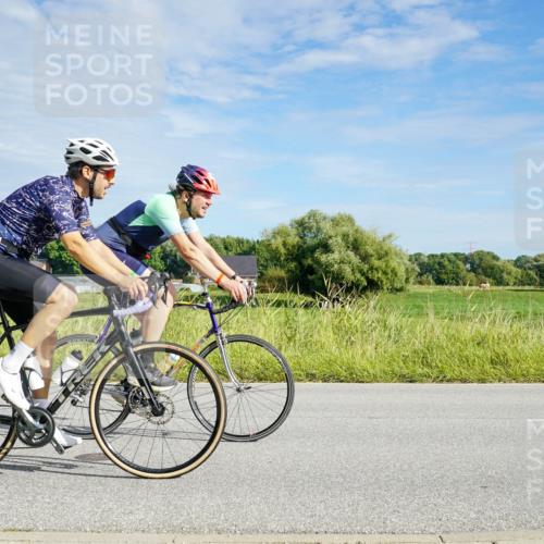 31.08.2025 - Elbe Triathlon Hamburg Michael Burmester http://msf.ph/oto/8691130 31.08.2025 09:54:47 Radfahren 449, 521, 530, 587, 630, 874 meine-sportfotos.de