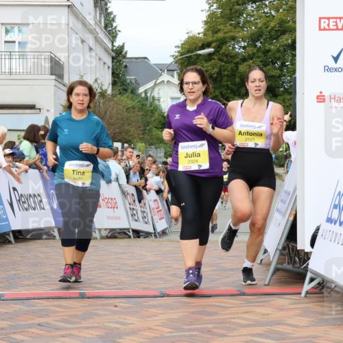 31.08.2025 - 21. Blankeneser Heldenlauf Strokosch-Dieckow http://msf.ph/oto/8691151 31.08.2025 10:31:11 Ziel 2437, 2324, 2147, 2121, 2307, 2018 meine-sportfotos.de