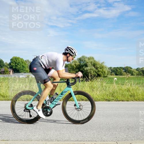 31.08.2025 - Elbe Triathlon Hamburg Michael Burmester http://msf.ph/oto/8691159 31.08.2025 09:55:31 Radfahren 371, 451, 511, 576, 627, 797 meine-sportfotos.de