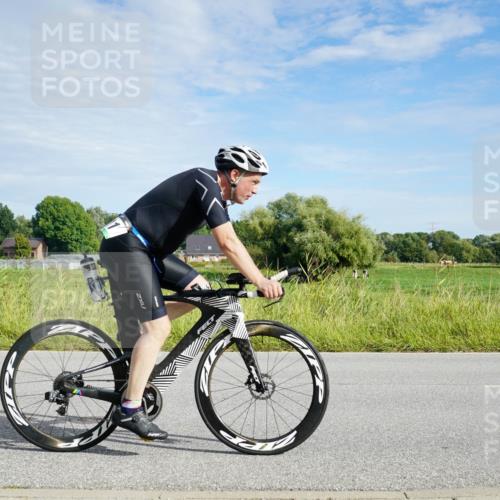 31.08.2025 - Elbe Triathlon Hamburg Michael Burmester http://msf.ph/oto/8691241 31.08.2025 09:56:48 Radfahren 417, 477, 602, 680, 711, 715 meine-sportfotos.de