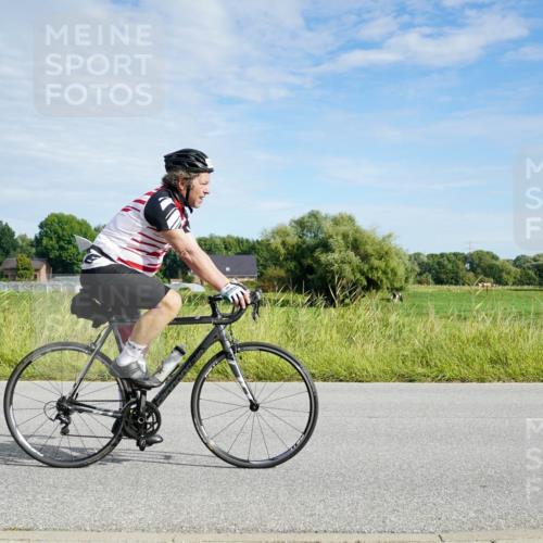31.08.2025 - Elbe Triathlon Hamburg Michael Burmester http://msf.ph/oto/8691246 31.08.2025 09:56:57 Radfahren 417, 432, 477, 546, 758 meine-sportfotos.de