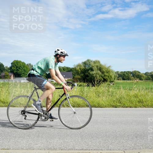 31.08.2025 - Elbe Triathlon Hamburg Michael Burmester http://msf.ph/oto/8691247 31.08.2025 09:57:00 Radfahren 432, 546, 608, 758 meine-sportfotos.de