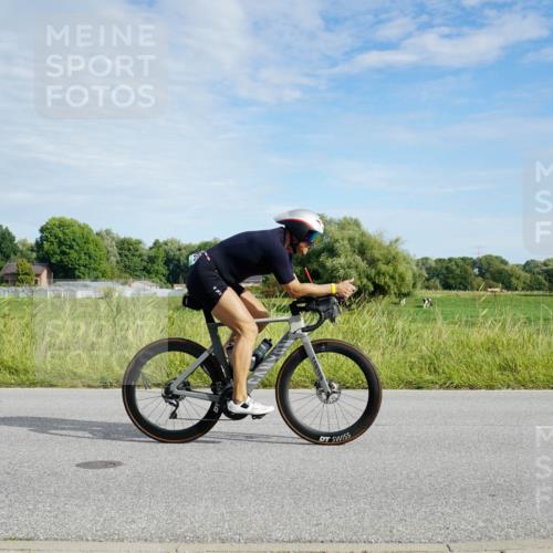 31.08.2025 - Elbe Triathlon Hamburg Michael Burmester http://msf.ph/oto/8691258 31.08.2025 09:57:24 Radfahren 490, 648, 665, 722, 813, 851, 887 meine-sportfotos.de