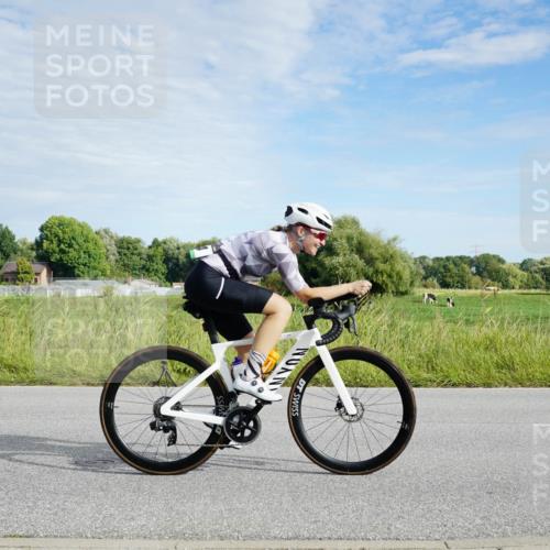 31.08.2025 - Elbe Triathlon Hamburg Michael Burmester http://msf.ph/oto/8691359 31.08.2025 09:59:35 Radfahren 438, 489, 607, 610, 622, 681, 694, 864 meine-sportfotos.de