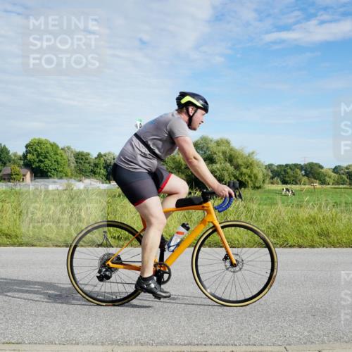 31.08.2025 - Elbe Triathlon Hamburg Michael Burmester http://msf.ph/oto/8691380 31.08.2025 10:00:08 Radfahren 409, 463, 487, 563, 566, 613 meine-sportfotos.de