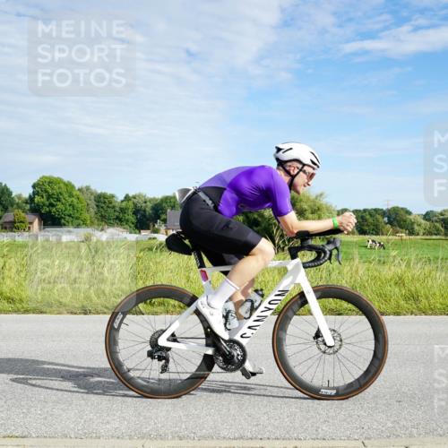 31.08.2025 - Elbe Triathlon Hamburg Michael Burmester http://msf.ph/oto/8691397 31.08.2025 10:00:31 Radfahren 526, 589, 717, 759 meine-sportfotos.de