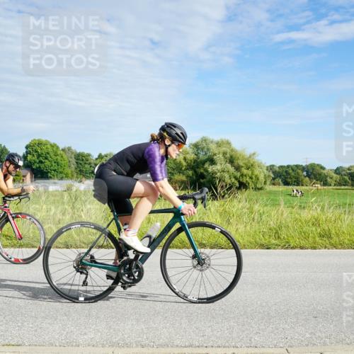 31.08.2025 - Elbe Triathlon Hamburg Michael Burmester http://msf.ph/oto/8691402 31.08.2025 10:00:43 Radfahren 420, 564, 635, 707, 731, 740, 868, 869, 896 meine-sportfotos.de