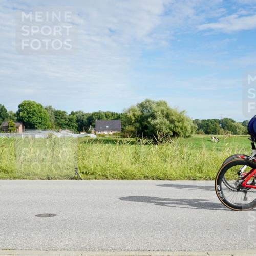 31.08.2025 - Elbe Triathlon Hamburg Michael Burmester http://msf.ph/oto/8691403 31.08.2025 10:00:43 Radfahren 420, 564, 635, 707, 731, 740, 868, 869, 896 meine-sportfotos.de