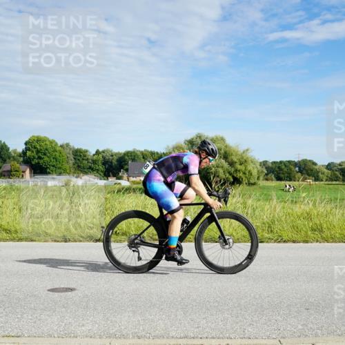 31.08.2025 - Elbe Triathlon Hamburg Michael Burmester http://msf.ph/oto/8691407 31.08.2025 10:00:46 Radfahren 420, 461, 564, 635, 707, 731, 868, 869, 896, 906 meine-sportfotos.de