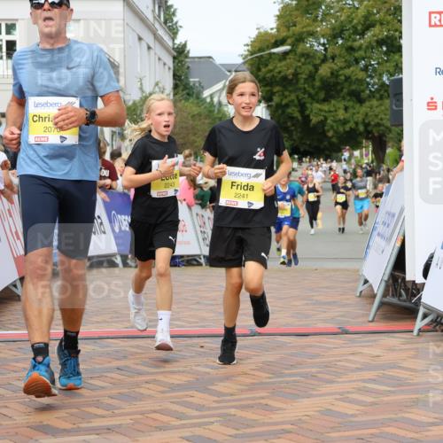 31.08.2025 - 21. Blankeneser Heldenlauf Strokosch-Dieckow http://msf.ph/oto/8691408 31.08.2025 10:25:55 Ziel 2342, 2472, 2070, 2241, 2243 meine-sportfotos.de