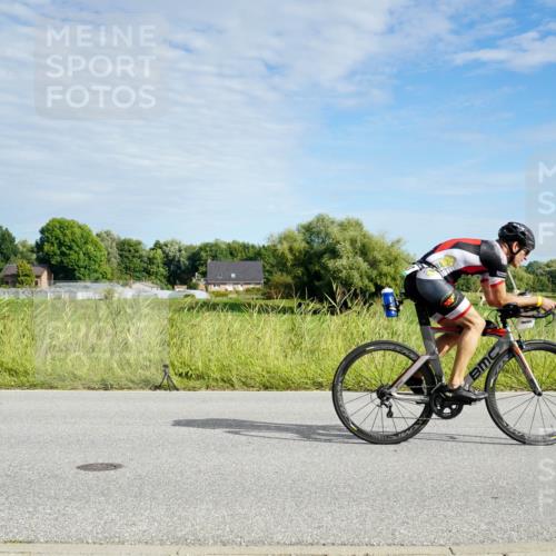 31.08.2025 - Elbe Triathlon Hamburg Michael Burmester http://msf.ph/oto/8691436 31.08.2025 10:01:44 Radfahren 636, 723, 820, 911 meine-sportfotos.de