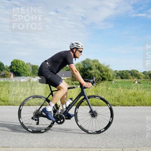 31.08.2025 - Elbe Triathlon Hamburg Michael Burmester http://msf.ph/oto/8691474 31.08.2025 10:03:02 Radfahren 428, 495, 515, 588, 618, 696, 739, 777, 834, 850 meine-sportfotos.de