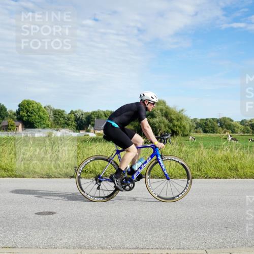 31.08.2025 - Elbe Triathlon Hamburg Michael Burmester http://msf.ph/oto/8691475 31.08.2025 10:03:02 Radfahren 428, 495, 515, 588, 618, 696, 739, 777, 834, 850 meine-sportfotos.de