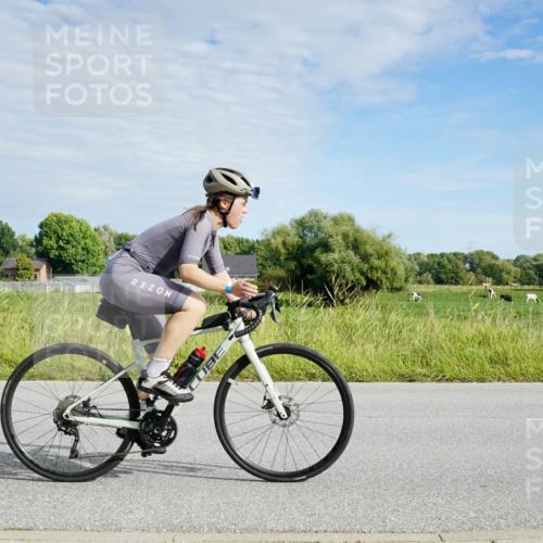 31.08.2025 - Elbe Triathlon Hamburg Michael Burmester http://msf.ph/oto/8691490 31.08.2025 10:03:22 Radfahren 510, 595, 658, 816, 901, 915 meine-sportfotos.de