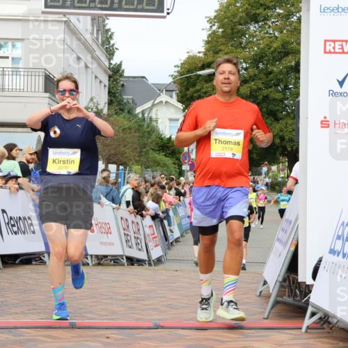 31.08.2025 - 21. Blankeneser Heldenlauf Strokosch-Dieckow http://msf.ph/oto/8691510 31.08.2025 10:30:45 Ziel 2179, 2279, 2102 meine-sportfotos.de