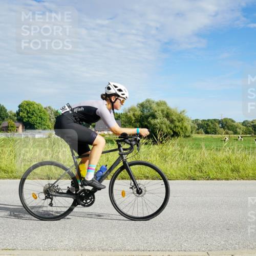 31.08.2025 - Elbe Triathlon Hamburg Michael Burmester http://msf.ph/oto/8691530 31.08.2025 10:04:25 Radfahren 537, 790, 902, 918 meine-sportfotos.de