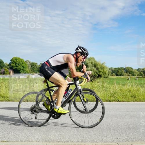 31.08.2025 - Elbe Triathlon Hamburg Michael Burmester http://msf.ph/oto/8691536 31.08.2025 10:04:35 Radfahren 400, 597, 726, 880, 920, 931 meine-sportfotos.de