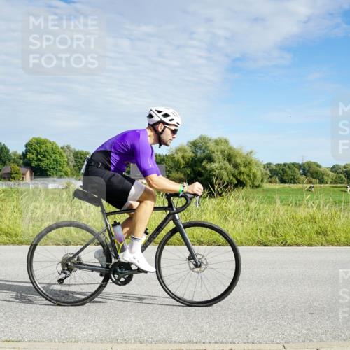 31.08.2025 - Elbe Triathlon Hamburg Michael Burmester http://msf.ph/oto/8691549 31.08.2025 10:05:06 Radfahren 413, 654, 822, 844, 892 meine-sportfotos.de