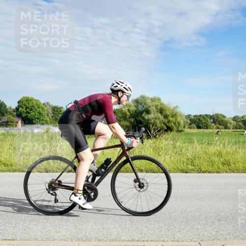 31.08.2025 - Elbe Triathlon Hamburg Michael Burmester http://msf.ph/oto/8691551 31.08.2025 10:05:09 Radfahren 399, 410, 413, 654, 822, 844, 892 meine-sportfotos.de