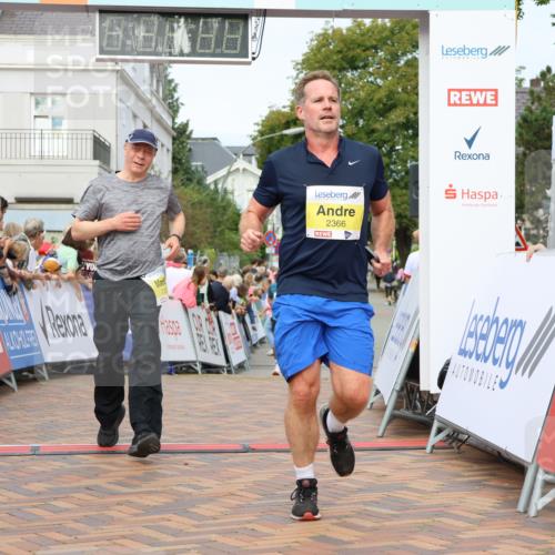 31.08.2025 - 21. Blankeneser Heldenlauf Strokosch-Dieckow http://msf.ph/oto/8691558 31.08.2025 10:25:42 Ziel 2410, 2742, 2366, 2235, 2726 meine-sportfotos.de