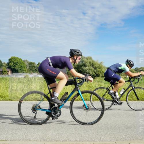 31.08.2025 - Elbe Triathlon Hamburg Michael Burmester http://msf.ph/oto/8691570 31.08.2025 10:06:14 Radfahren 493, 504, 557, 689, 730, 744, 782, 824, 899 meine-sportfotos.de