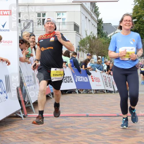 31.08.2025 - 21. Blankeneser Heldenlauf Strokosch-Dieckow http://msf.ph/oto/8691582 31.08.2025 10:30:37 Ziel 2560, 2106, 2599, 2102 meine-sportfotos.de