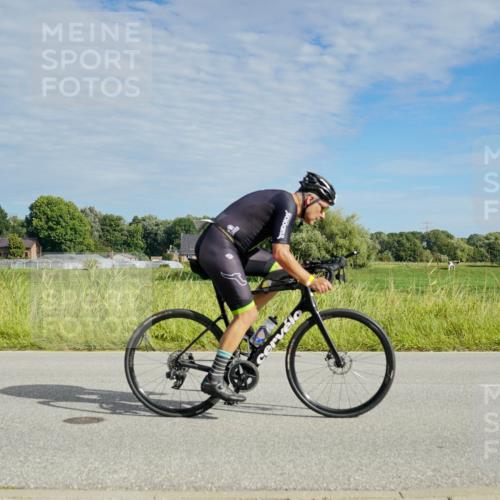 31.08.2025 - Elbe Triathlon Hamburg Michael Burmester http://msf.ph/oto/8691602 31.08.2025 10:07:21 Radfahren 651, 736, 788, 818, 847, 861 meine-sportfotos.de