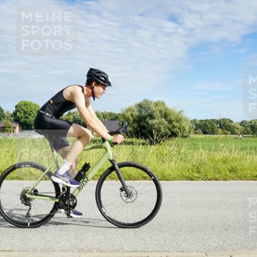 31.08.2025 - Elbe Triathlon Hamburg Michael Burmester http://msf.ph/oto/8691630 31.08.2025 10:08:14 Radfahren 390, 478, 703 meine-sportfotos.de