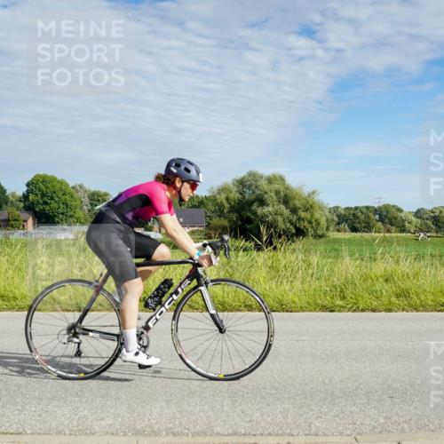 31.08.2025 - Elbe Triathlon Hamburg Michael Burmester http://msf.ph/oto/8691639 31.08.2025 10:08:37 Radfahren 805, 806, 890 meine-sportfotos.de