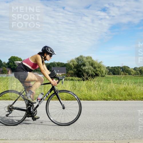 31.08.2025 - Elbe Triathlon Hamburg Michael Burmester http://msf.ph/oto/8691654 31.08.2025 10:09:14 Radfahren 876 meine-sportfotos.de