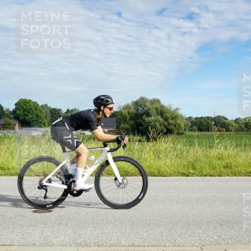 31.08.2025 - Elbe Triathlon Hamburg Michael Burmester http://msf.ph/oto/8691661 31.08.2025 10:09:46 Radfahren 401, 768, 817 meine-sportfotos.de