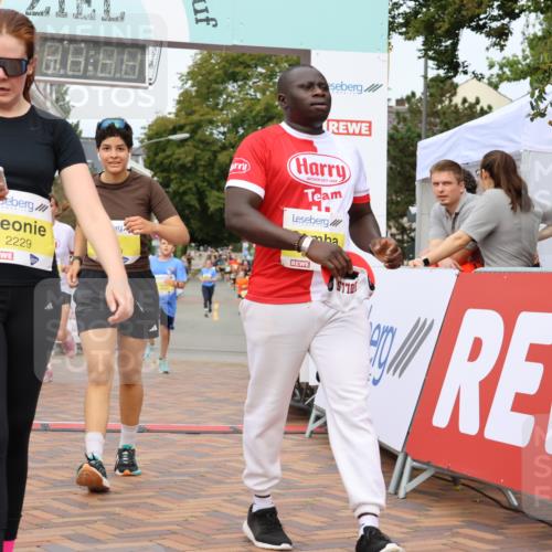 31.08.2025 - 21. Blankeneser Heldenlauf Strokosch-Dieckow http://msf.ph/oto/8691666 31.08.2025 10:30:25 Ziel 2616, 2229, 2730, 2682, 2588, 2731, 2503, 2502, 2712 meine-sportfotos.de