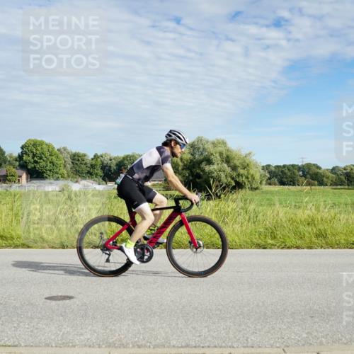 31.08.2025 - Elbe Triathlon Hamburg Michael Burmester http://msf.ph/oto/8691667 31.08.2025 10:10:14 Radfahren 459, 652, 699, 789 meine-sportfotos.de