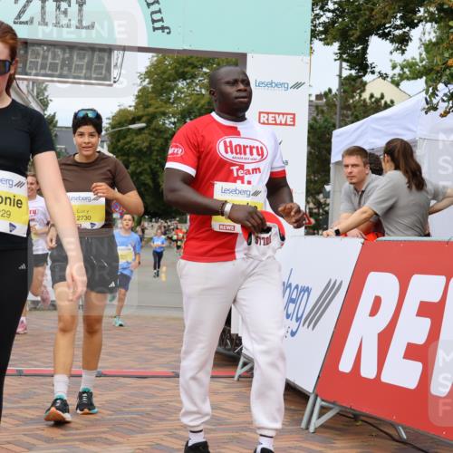 31.08.2025 - 21. Blankeneser Heldenlauf Strokosch-Dieckow http://msf.ph/oto/8691674 31.08.2025 10:30:25 Ziel 2616, 2229, 2730, 2682, 2588, 2731, 2503, 2502, 2712 meine-sportfotos.de