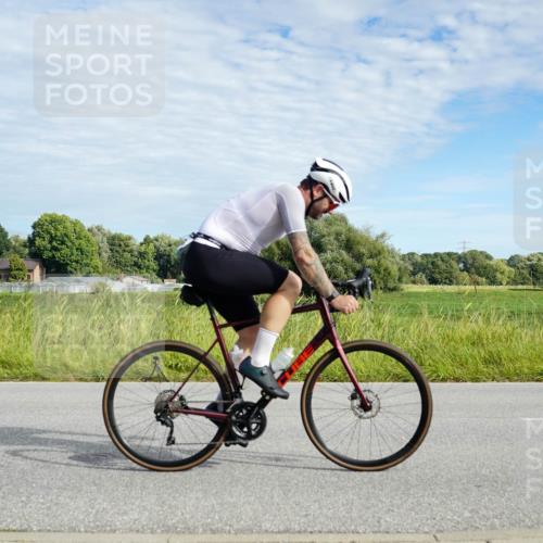 31.08.2025 - Elbe Triathlon Hamburg Michael Burmester http://msf.ph/oto/8691682 31.08.2025 10:10:37 Radfahren 497, 558, 678, 829, 929 meine-sportfotos.de