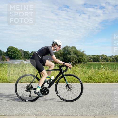 31.08.2025 - Elbe Triathlon Hamburg Michael Burmester http://msf.ph/oto/8691703 31.08.2025 10:11:29 Radfahren 483, 650, 830, 840, 853, 870, 894 meine-sportfotos.de