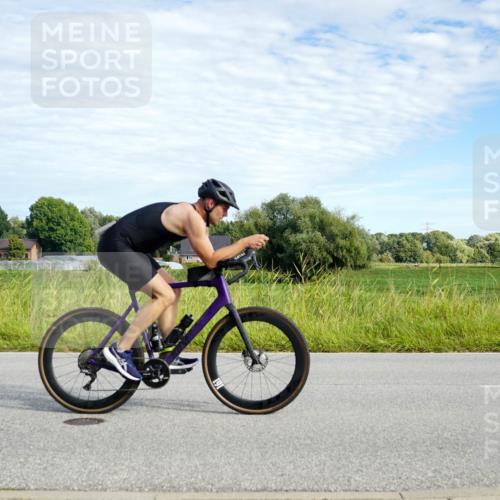 31.08.2025 - Elbe Triathlon Hamburg Michael Burmester http://msf.ph/oto/8691763 31.08.2025 10:13:22 Radfahren 417, 477, 494, 546, 833, 851 meine-sportfotos.de