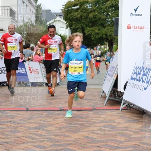 31.08.2025 - 21. Blankeneser Heldenlauf Strokosch-Dieckow http://msf.ph/oto/8691764 31.08.2025 10:25:25 Ziel 2541, 2636, 2367, 2505, 2504 meine-sportfotos.de