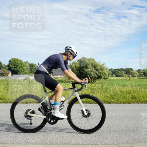 31.08.2025 - Elbe Triathlon Hamburg Michael Burmester http://msf.ph/oto/8691783 31.08.2025 10:14:13 Radfahren 759, 773, 881, 888 meine-sportfotos.de