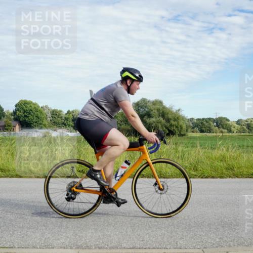 31.08.2025 - Elbe Triathlon Hamburg Michael Burmester http://msf.ph/oto/8691796 31.08.2025 10:14:44 Radfahren 566, 643, 679, 756 meine-sportfotos.de