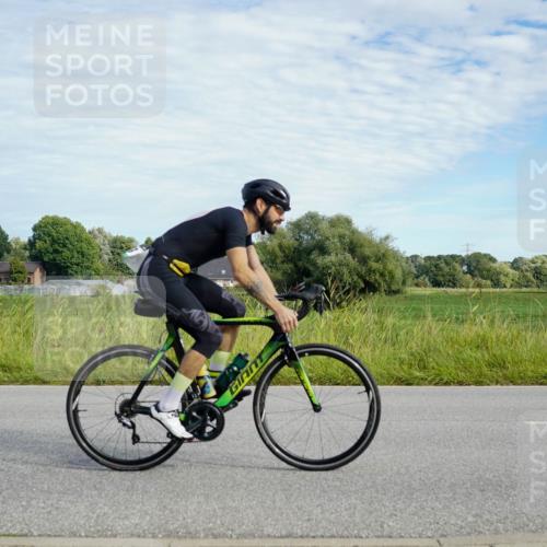 31.08.2025 - Elbe Triathlon Hamburg Michael Burmester http://msf.ph/oto/8691797 31.08.2025 10:14:47 Radfahren 566, 615, 643, 679, 717 meine-sportfotos.de