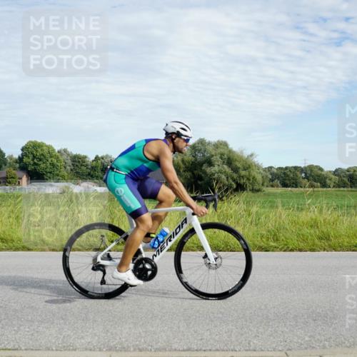 31.08.2025 - Elbe Triathlon Hamburg Michael Burmester http://msf.ph/oto/8691849 31.08.2025 10:17:11 Radfahren 671, 682, 696, 727, 739, 754, 786, 874, 877, 912 meine-sportfotos.de