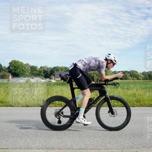 31.08.2025 - Elbe Triathlon Hamburg Michael Burmester http://msf.ph/oto/8691856 31.08.2025 10:17:20 Radfahren 826, 923, 1017 meine-sportfotos.de