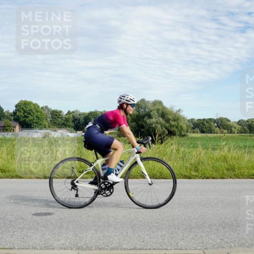 31.08.2025 - Elbe Triathlon Hamburg Michael Burmester http://msf.ph/oto/8691857 31.08.2025 10:17:22 Radfahren 826, 923, 1017 meine-sportfotos.de
