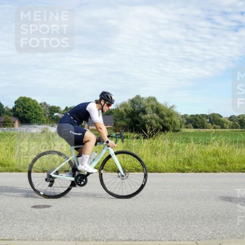31.08.2025 - Elbe Triathlon Hamburg Michael Burmester http://msf.ph/oto/8691862 31.08.2025 10:17:30 Radfahren 388, 406, 820, 869 meine-sportfotos.de